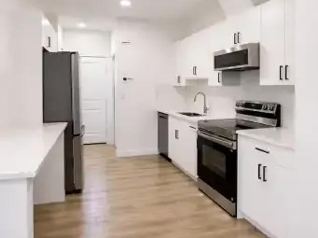Townhouse 3 Bedroom For Rent Edmonton AB 1800 ES102883456