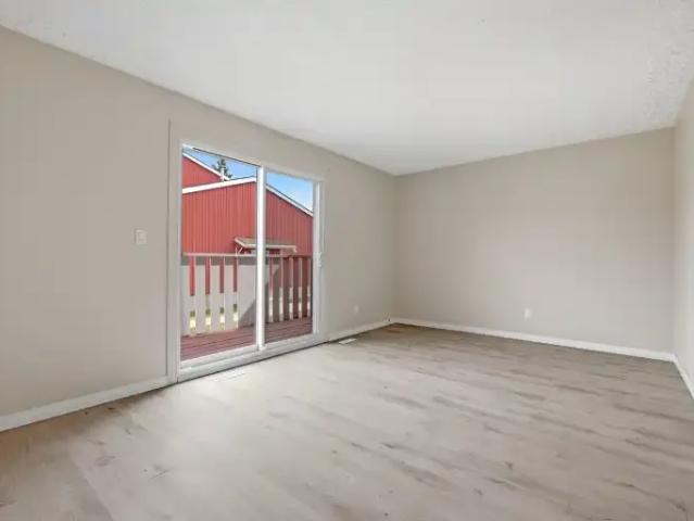 Townhouse 3 Bedroom For Rent Edmonton AB 1800 ES104753964