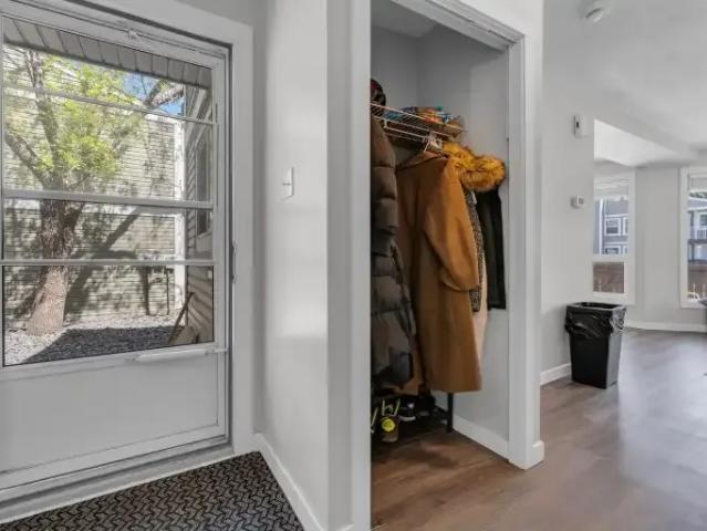 Townhouse 3 Bedroom For Rent Edmonton AB 1850 ES105186009