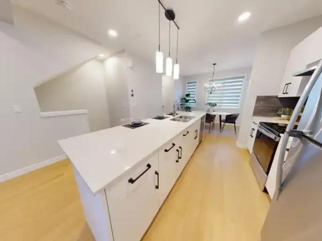 Townhouse 3 Bedroom For Rent Edmonton AB 1875 ES104401074