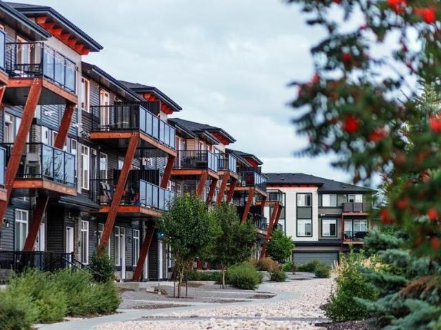 Townhouse 3 Bedroom For Rent Edmonton AB 1900 ES98311902