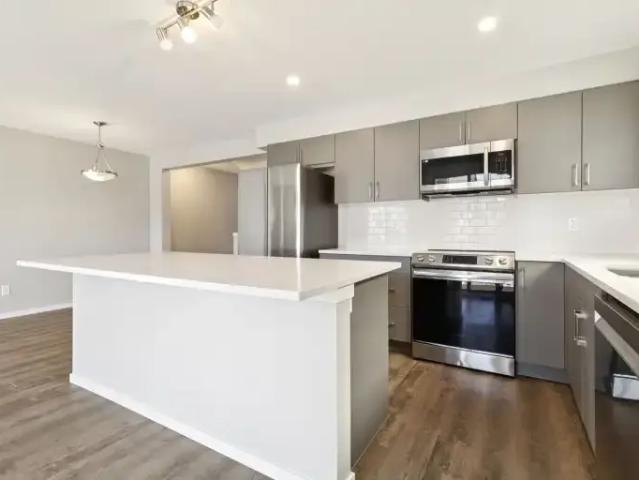 Townhouse 3 Bedroom For Rent Edmonton AB 1900 ES104753733