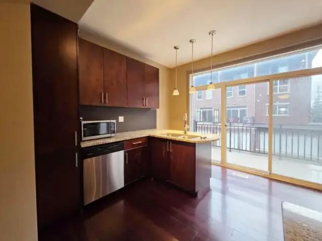 Townhouse 3 Bedroom For Rent Edmonton AB 1950 ES104991538