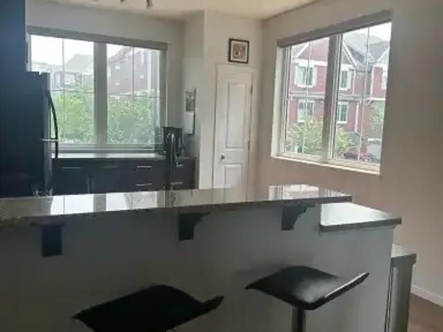 Townhouse 3 Bedroom For Rent Edmonton AB 2400 ES103879482