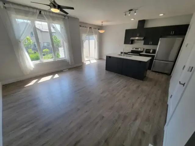 Townhouse 3 Bedroom For Rent Edmonton AB 2500 ES104257175