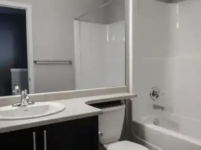 Townhouse 3 Bedroom For Rent Edmonton AB 2000 ES102658490