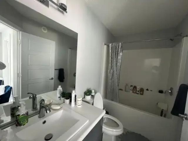 Townhouse 3 Bedroom For Rent Edmonton AB 2000 ES104182672