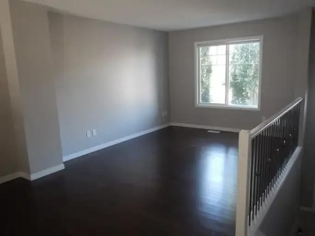 Townhouse 3 Bedroom For Rent Edmonton AB 2095 ES102629191
