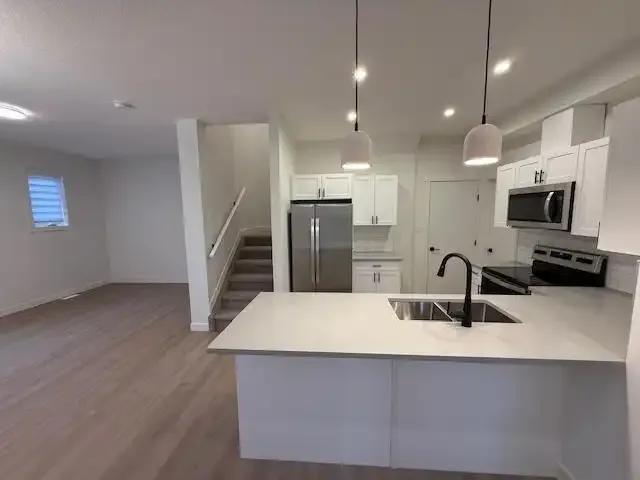 Townhouse 3 Bedroom For Rent Edmonton AB 2100 ELS94359029