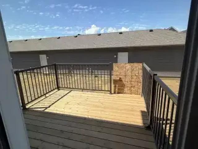 Townhouse 3 Bedroom For Rent Edmonton AB 2195 ES104067079