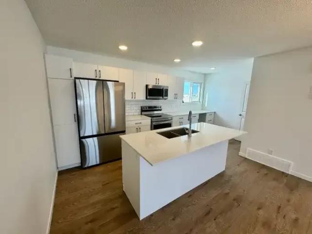 Townhouse 3 Bedroom For Rent Edmonton AB 2197 ES105281687