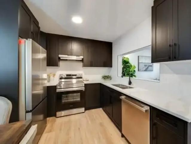 Townhouse 3 Bedroom For Rent Edmonton AB 2200 ES104782789