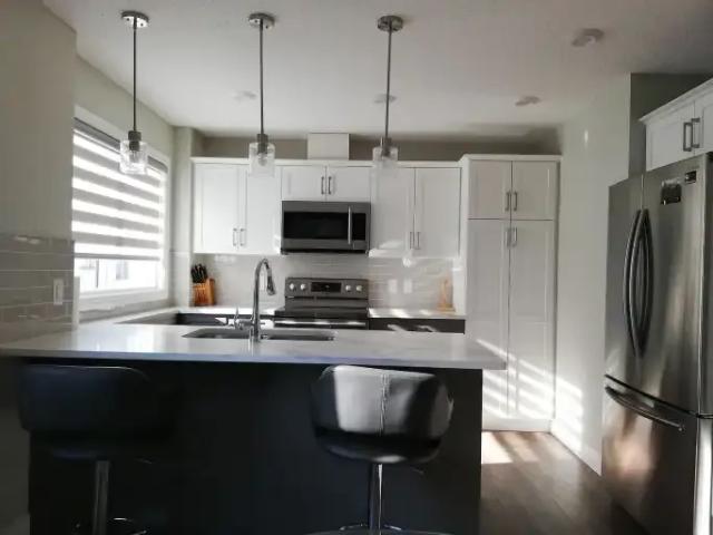 Townhouse 3 Bedroom For Rent Edmonton AB 2275 ES103579342