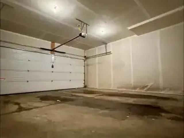 Townhouse 3 Bedroom For Rent Edmonton AB 2300 ES103594355
