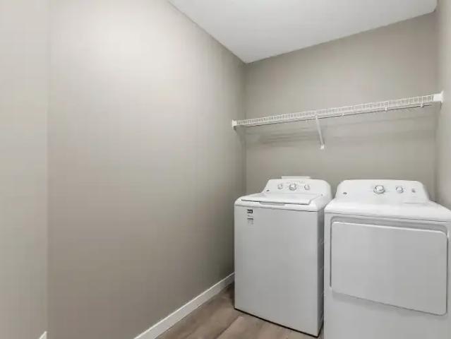 Townhouse 3 Bedroom For Rent Edmonton AB 2300 ES104182308