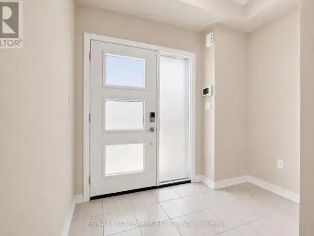 Townhouse 3 Bedroom For Rent Fort Erie ON 2600 ES104888847