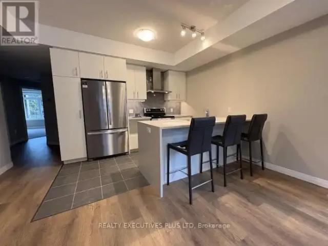 Townhouse 3 Bedroom For Rent Guelph ON 1375 ES100941098