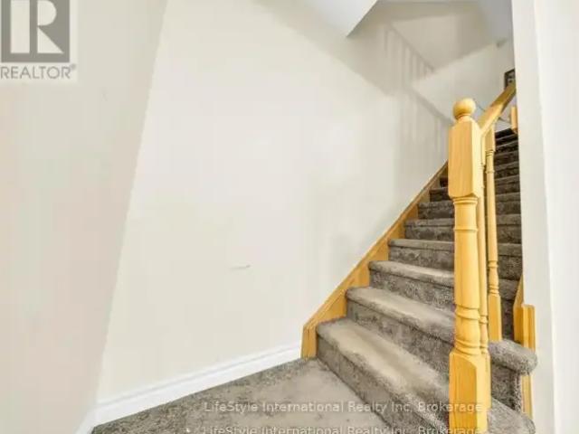Townhouse 3 Bedroom For Rent Guelph ON 2750 ES105186130