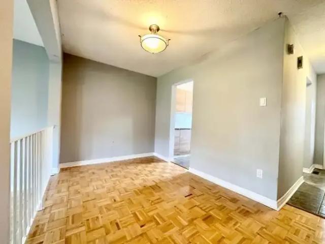 Townhouse 3 Bedroom For Rent Gloucester ON 2449 ES102018808