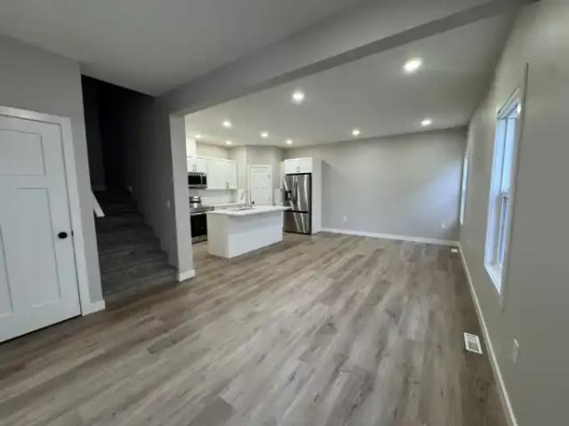 Townhouse 3 Bedroom For Rent Grande Prairie AB 2500 ES99116002