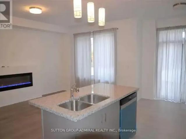 Townhouse 3 Bedroom For Rent Innisfil ON 2600 ES104972908