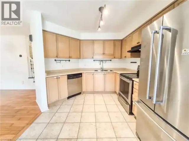 Townhouse 3 Bedroom For Rent Kitchener ON 2500 ELS102847398
