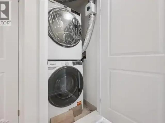 Townhouse 3 Bedroom For Rent Kitchener ON 2545 ELS102715454