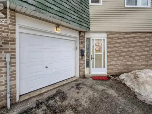 Townhouse 3 Bedroom For Rent Kitchener ON 2600 ES103487516