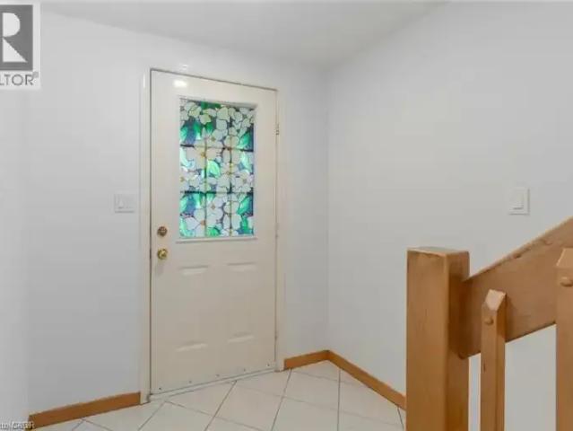 Townhouse 3 Bedroom For Rent Kitchener ON 2600 ES103740033
