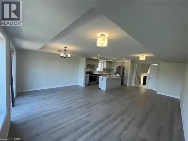 Townhouse 3 Bedroom For Rent Kitchener ON 2650 ES103798538