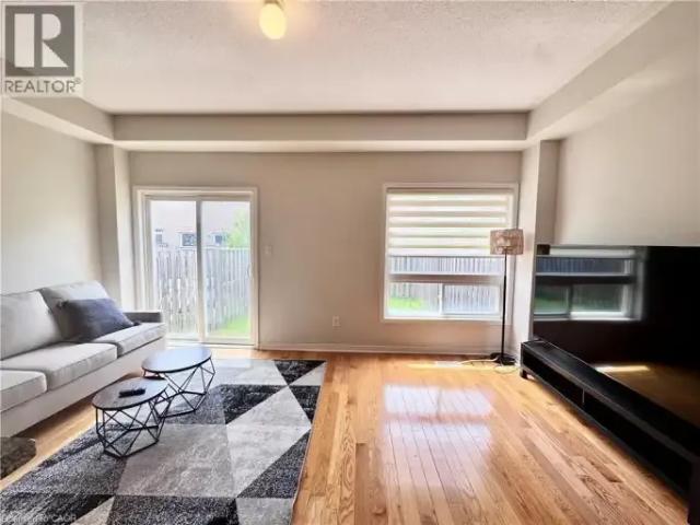 Townhouse 3 Bedroom For Rent Kitchener ON 2700 ELS102578804