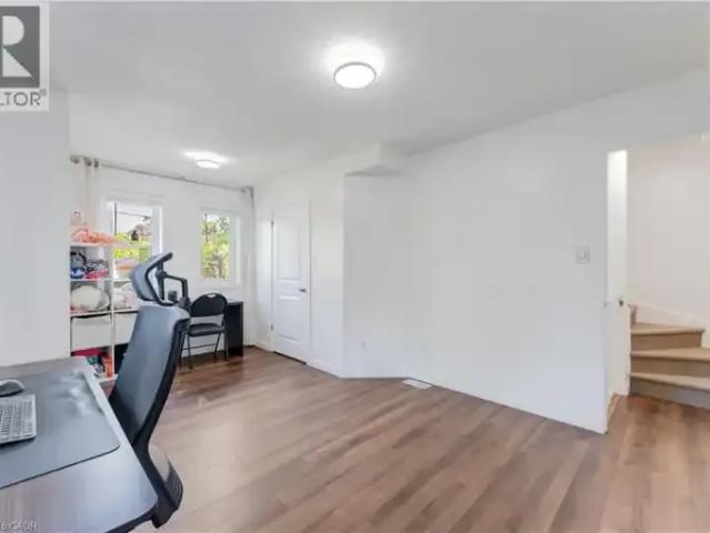 Townhouse 3 Bedroom For Rent Kitchener ON 2790 ELS103011959