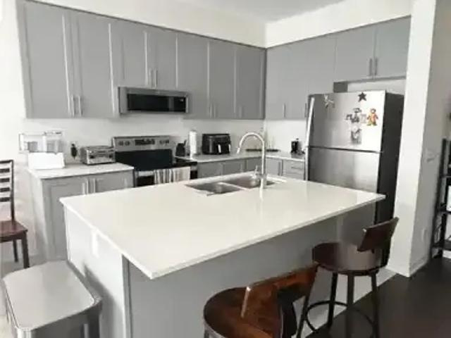 Townhouse 3 Bedroom For Rent Kitchener ON 3000 ES105004780