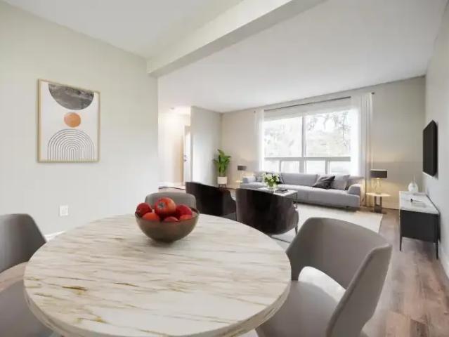 Townhouse 3 Bedroom For Rent London ON 2197 ELS101948102