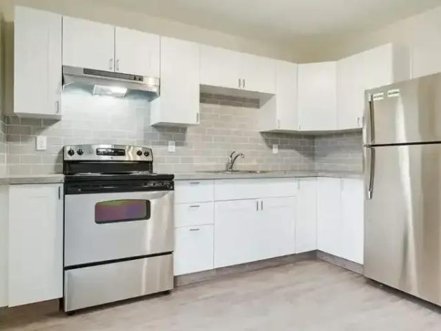Townhouse 3 Bedroom For Rent Red Deer AB 1730 ELS103011326