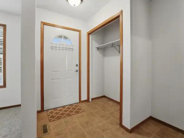 Townhouse 3 Bedroom For Rent Red Deer AB 2100 ELS100809583
