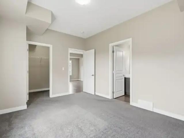 Townhouse 3 Bedroom For Rent Red Deer AB 2275 ES103879235