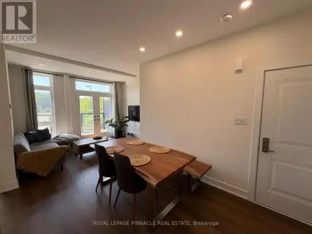 Townhouse 3 Bedroom For Rent Richmond Hill ON 2799 ES104957717