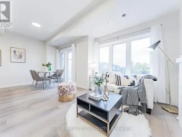 Townhouse 3 Bedroom For Rent Richmond Hill ON 3200 ES103798559
