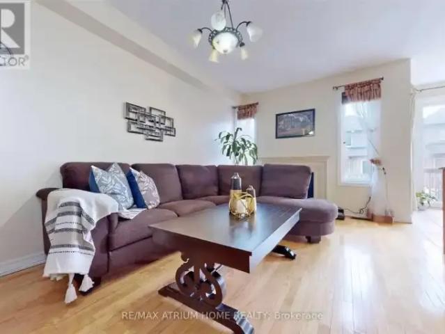 Townhouse 3 Bedroom For Rent Richmond Hill ON 3350 ES104824692