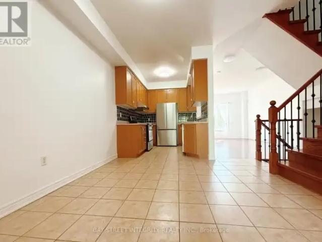 Townhouse 3 Bedroom For Rent Richmond Hill ON 3400 ES103798564