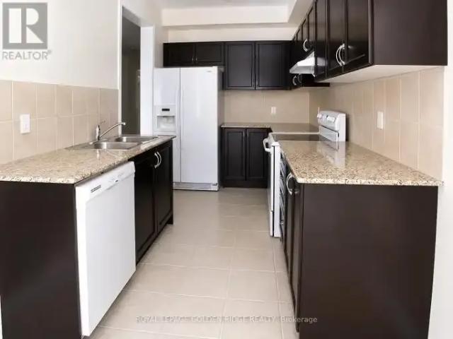 Townhouse 3 Bedroom For Rent Richmond Hill ON 3500 ES103368064