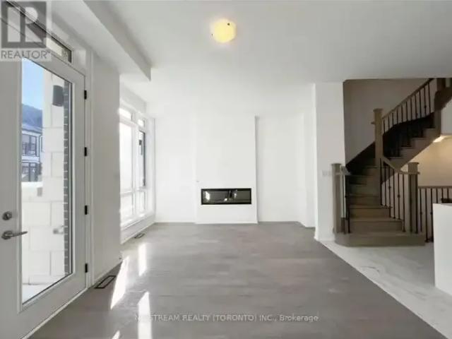 Townhouse 3 Bedroom For Rent Richmond Hill ON 3700 ES101687836