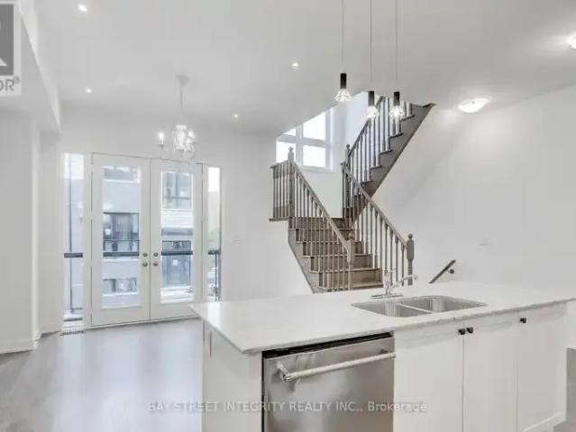 Townhouse 3 Bedroom For Rent Richmond Hill ON 3900 ES101687856