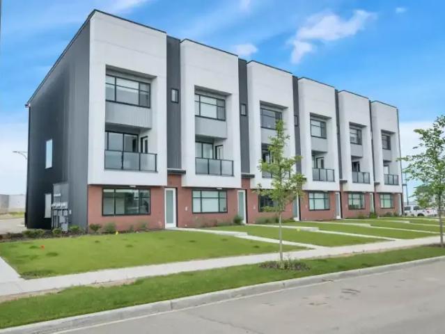 Townhouse 3 Bedroom For Rent St. Albert AB 2600 ES103839894