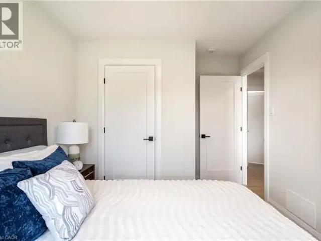 Townhouse 3 Bedroom For Rent St. Catharines ON 3000 ES102752749