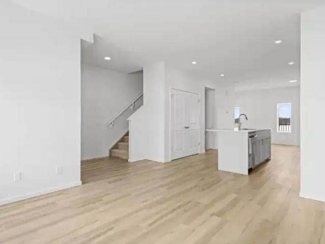 Townhouse 3 Bedroom For Rent Stony Plain AB 2500 ES104179521