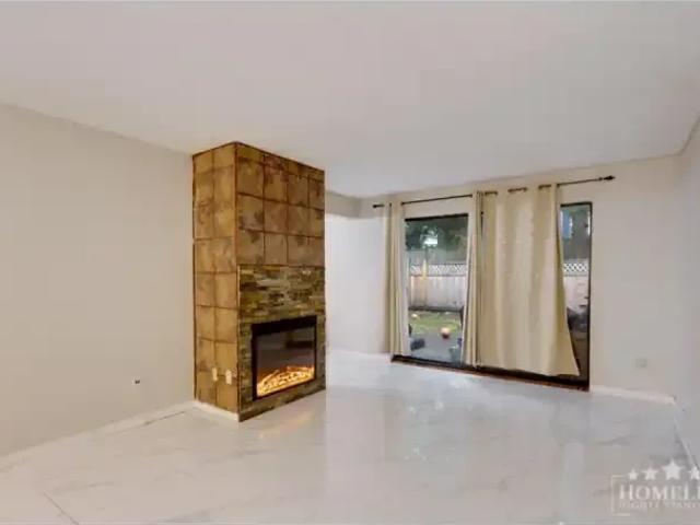 Townhouse 3 Bedroom For Rent Surrey BC 3300 ES99506680