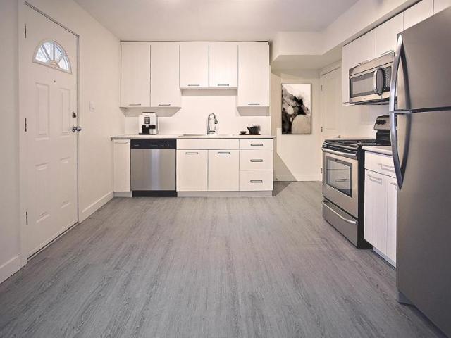 Townhouse 3 Bedroom For Rent Saskatoon SK 1949 ES98310383
