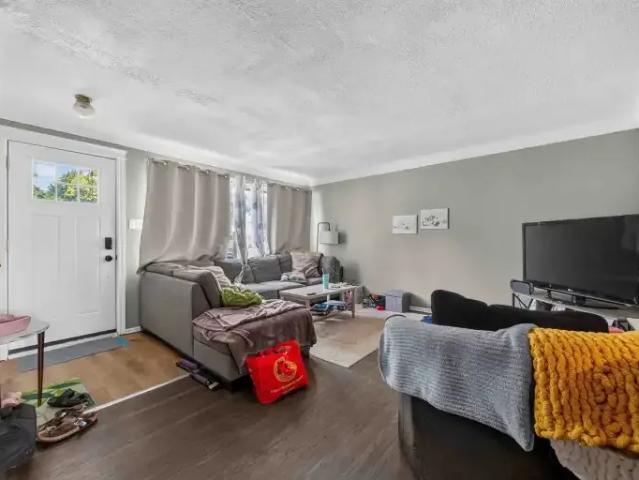 Townhouse 3 Bedroom For Rent Sarnia ON 2050 ES105047614